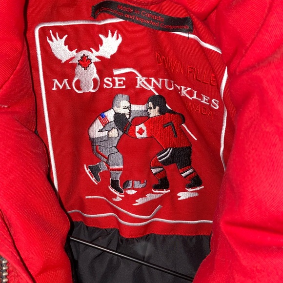 Moose knuckle - Picture 2 of 2